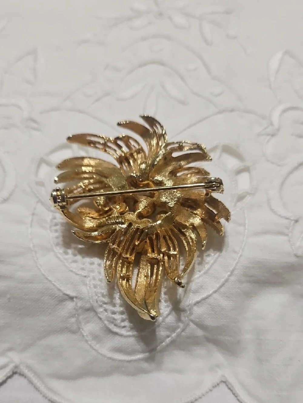 Vintage 50's-60's Lisner Brooch Mid-Century Costume Jewelry